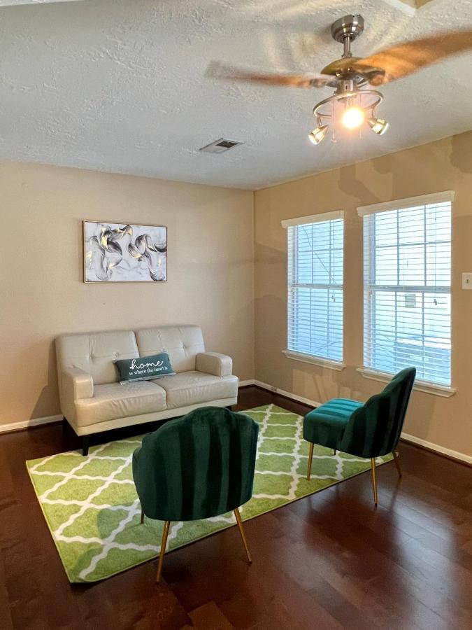 Centrally Located Houston Retreat! Sleeps 8, 10 Min To Downtown, Free Parking Luaran gambar