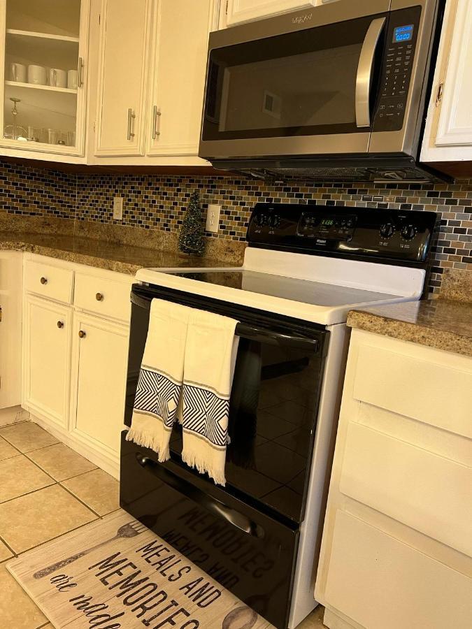 Centrally Located Houston Retreat! Sleeps 8, 10 Min To Downtown, Free Parking Luaran gambar