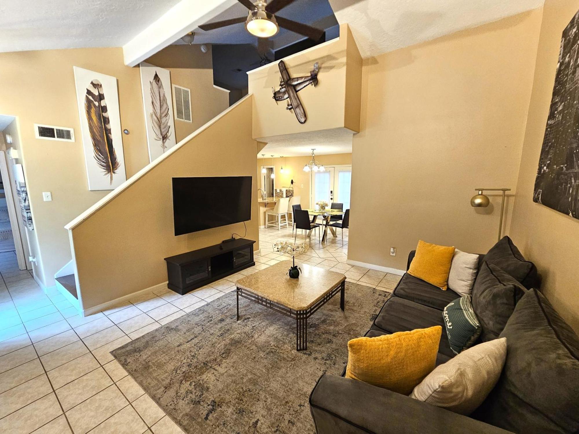 Centrally Located Houston Retreat! Sleeps 8, 10 Min To Downtown, Free Parking Luaran gambar